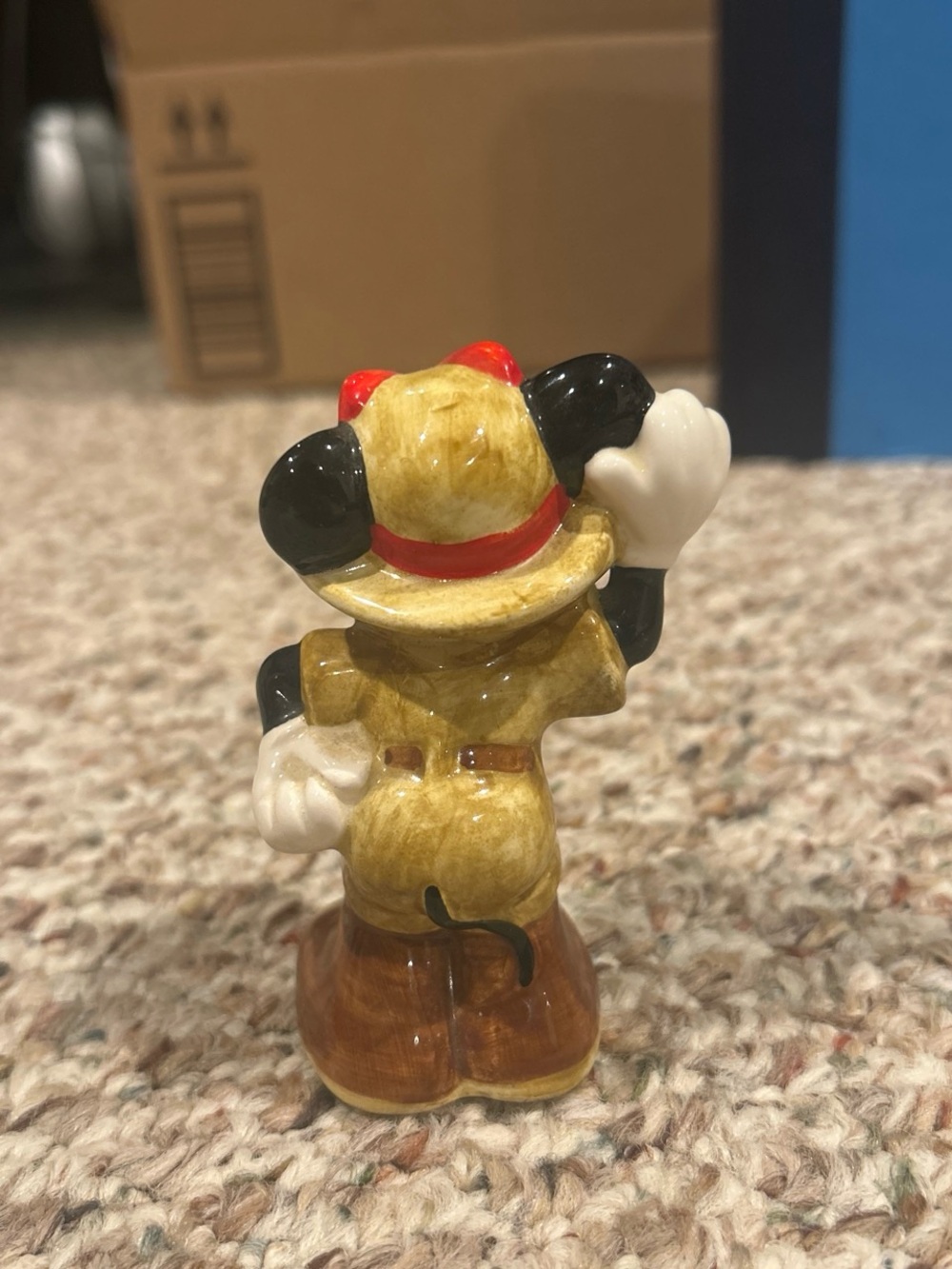 Disney Minnie Mouse Ceramic Figurine in Red, Black and Gold - Picture 2 of 4